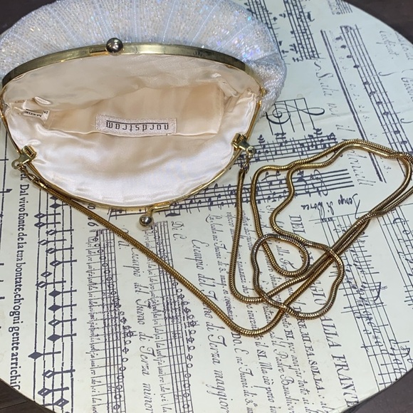 Nordstrom Elegant White Beaded Clutch with Snake Chain - Picture 3 of 5